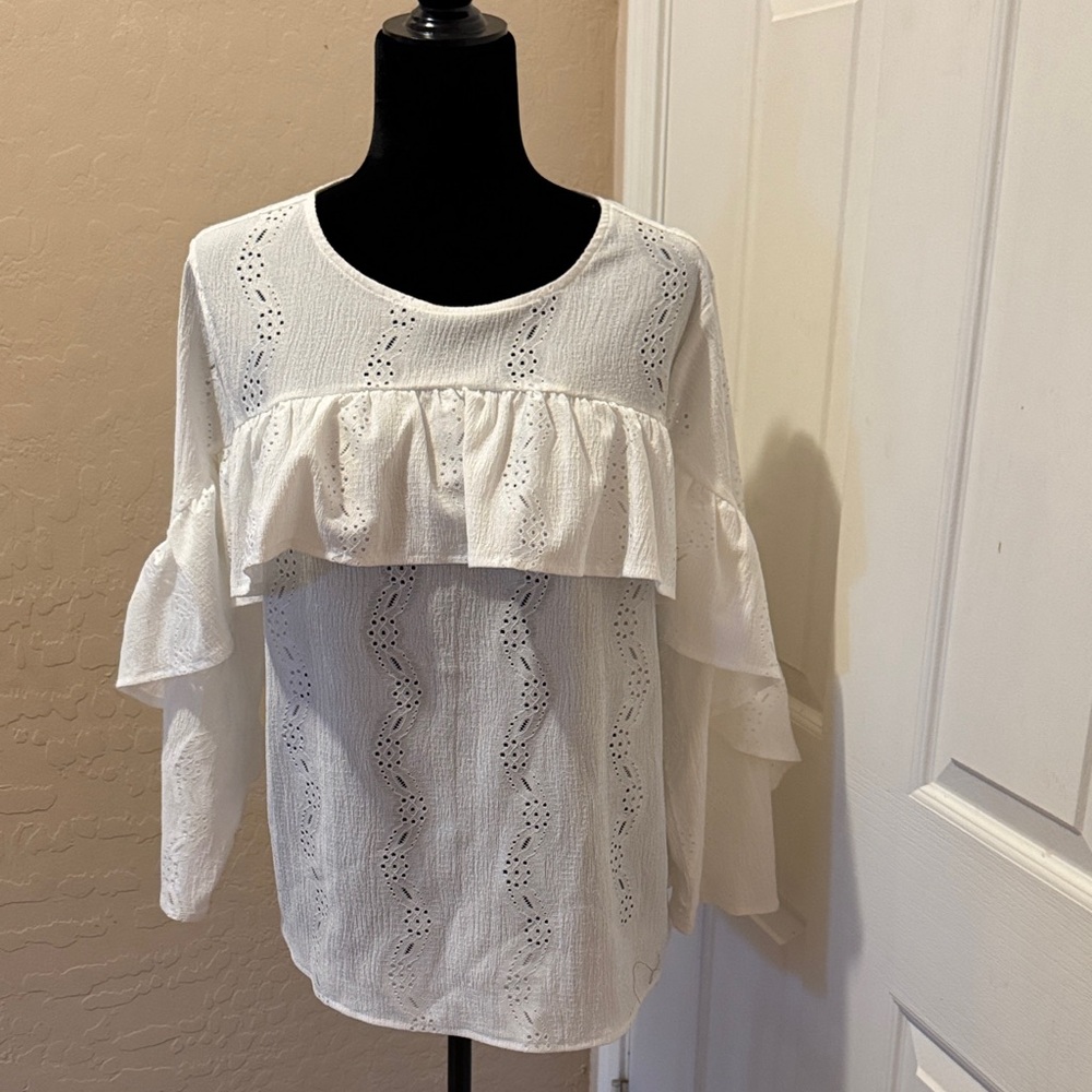 Vera Wang White Eyelet Ruffle Long-Sleeve Top